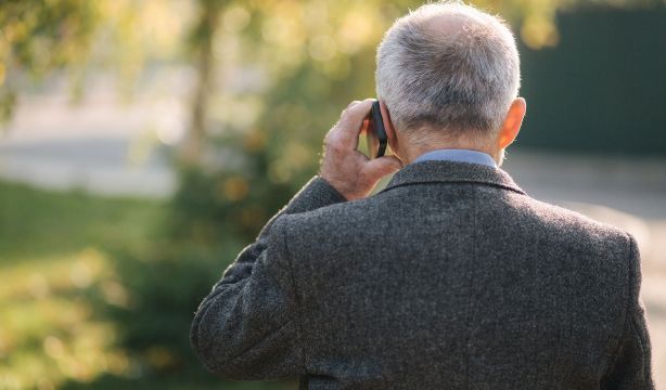 Ley de Atención al Cliente: los mayores celebran poder ser atendidos por una persona