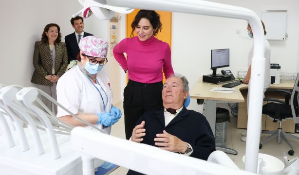 Tratamientos dentales gratis para mayores de 80 años en Madrid: ¿cómo acceder a ellos? (Europa Press)