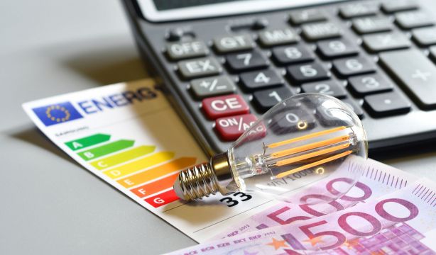 Cambios en marzo: el IVA de la luz sube al 21%, continúan las protestas del campo y cambia la hora 
