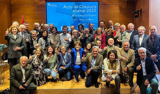 Sénior que forman a jóvenes emprendedores: "Queremos devolver a la sociedad nuestra experiencia"