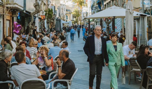Los mayores NO son una carga: "Son una pieza básica de la demanda y el consumo". Foto: Bigstock