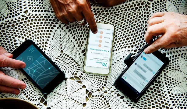 ¿Has recibido mensajes de Amazon o WhatsApp avisándote de cambios en sus condiciones?