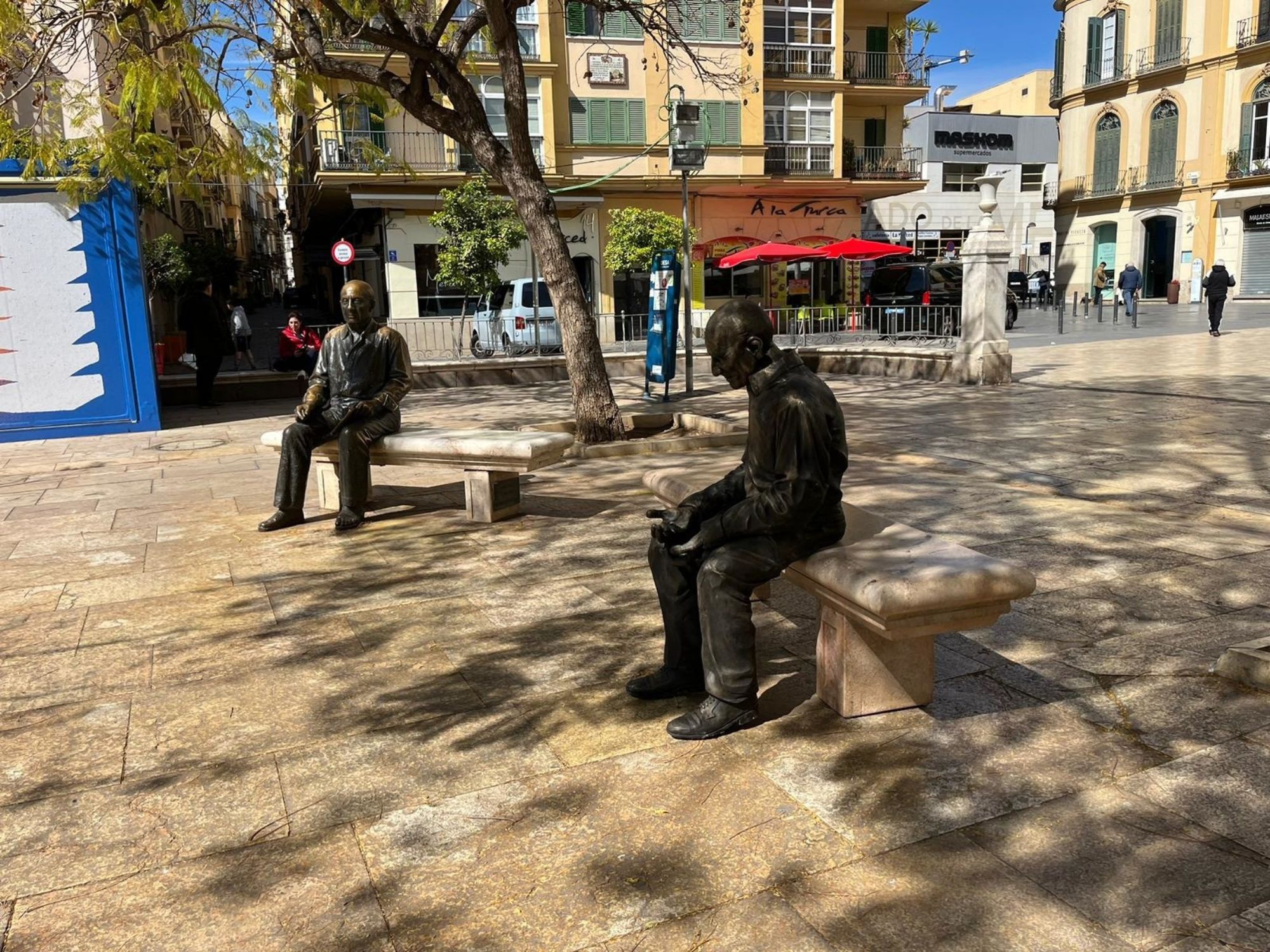 Crean en Málaga una escultura para concienciar sobre la soledad no deseada de las personas mayores (Europa Press)