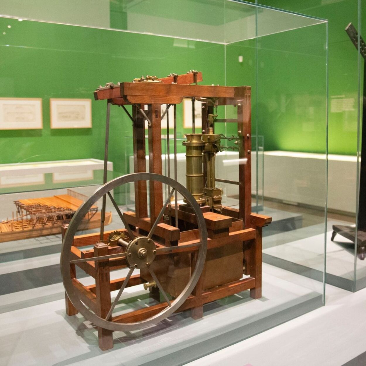 Máquinas de vapor o telégrafos en una exposición sobre el ingeniero Agustín de Betancourt
