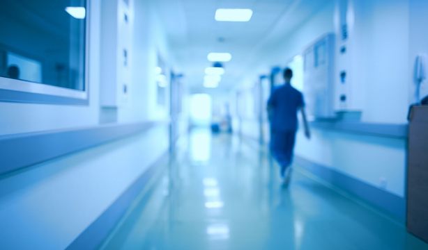 Trabajar de noche o a turnos perjudica gravemente la salud: acorta la vida un 20%