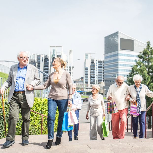 Ciudades amigables: ¿qué se debe evaluar para mejorar la calidad de vida de las personas mayores? (Bigstock)