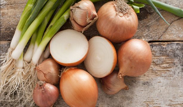 El truco de la abuela para elegir las mejores cebollas del supermercado