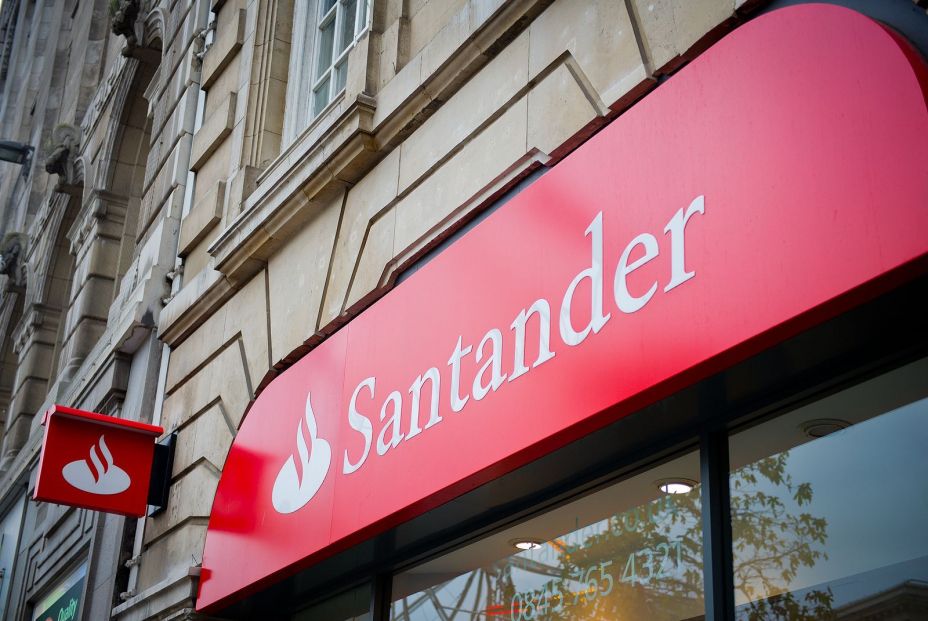 Facua nomina a Banco Santander a convertirse en la peor empresa del año