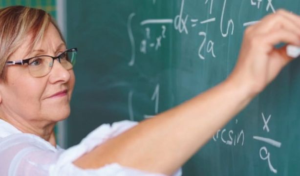 Polémica en Cantabria por la reducción de la jornada lectiva de los profesores mayores de 55 años
