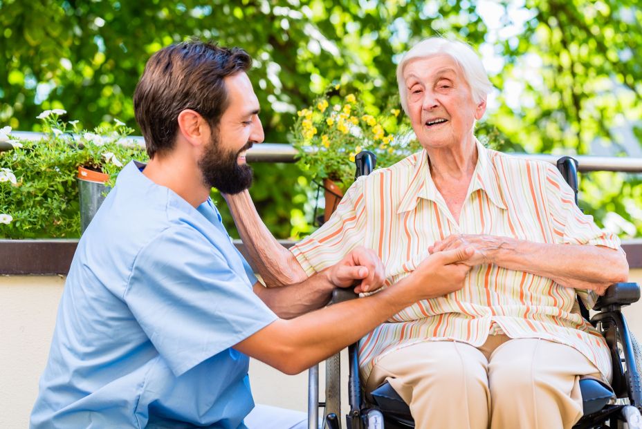 Entrenamiento en el hospital y tras el alta, un modelo innovador para prevenir la discapacidad (Bigstock)