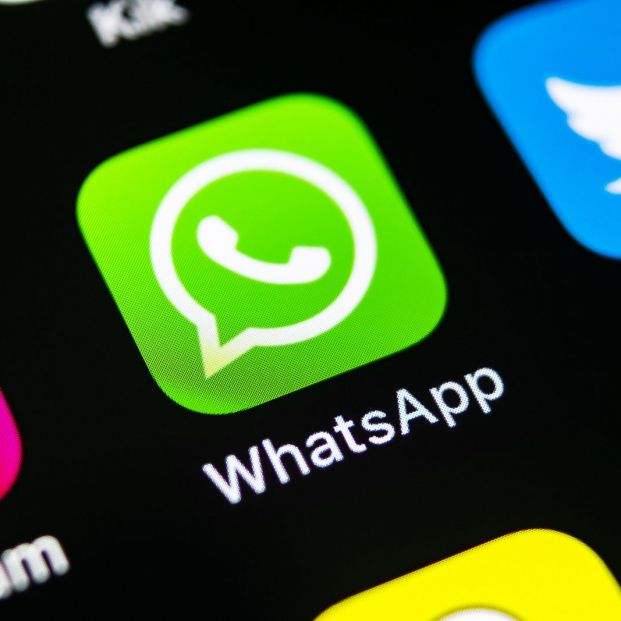 Los mayores cuentan sus problemas al usar el móvil: "Enviar fotos por WhatsApp y seguir en redes"