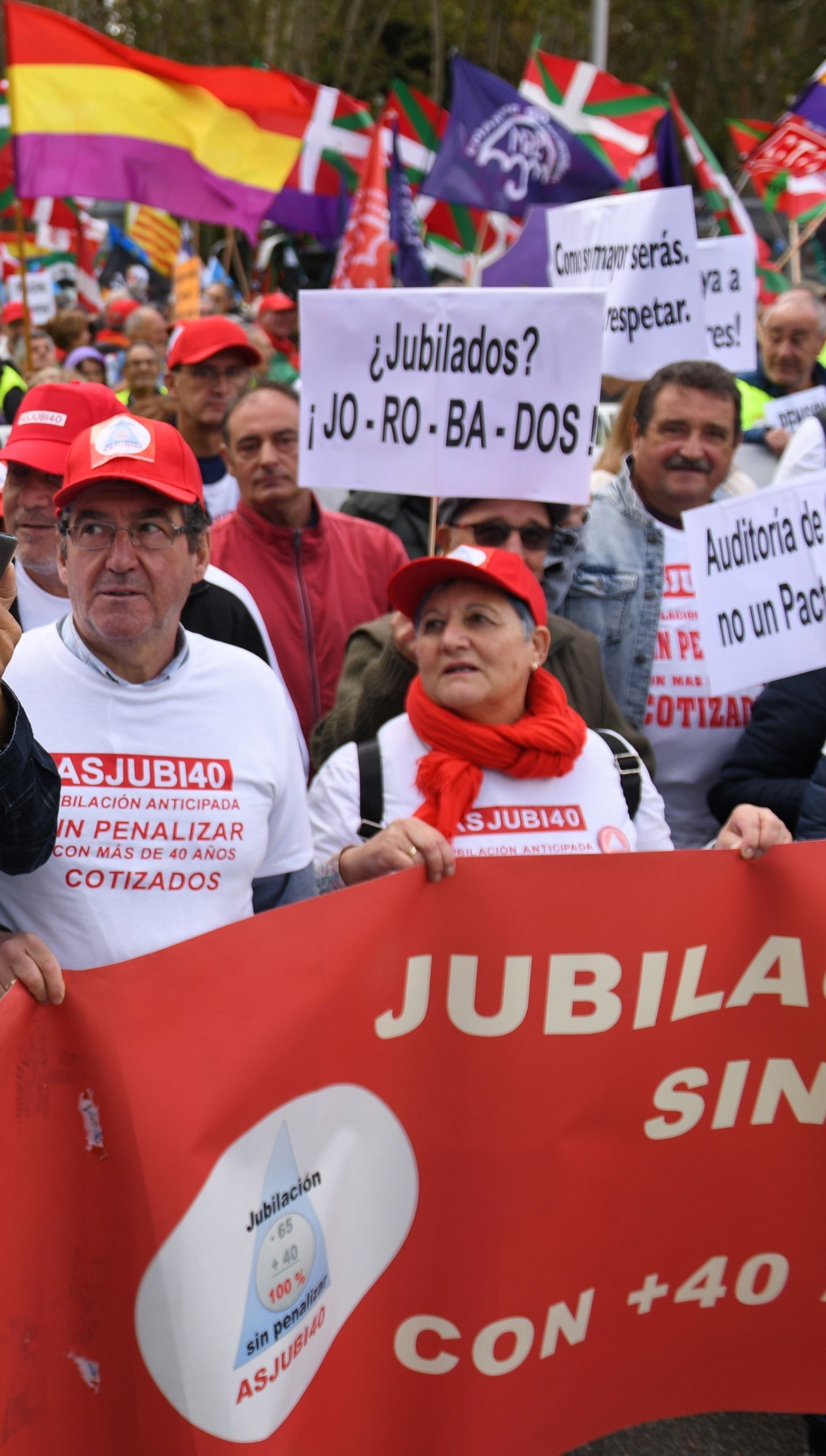 Asjubi40 denuncia la "conducta mediocre y soez" del Congreso mientras hay tanta "injusticia social"