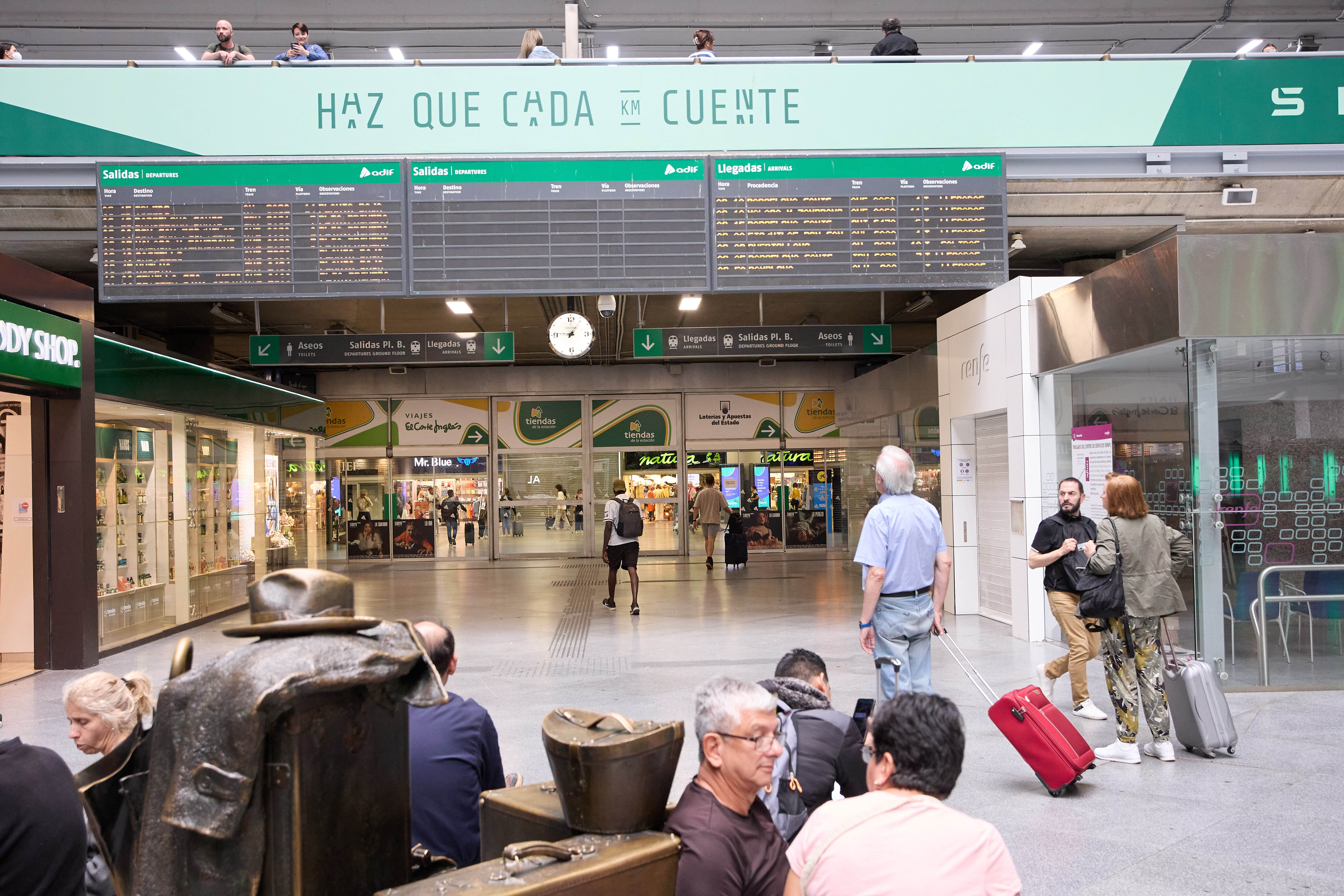 Turismo Social se compromete a señalizar el punto de encuentro de los viajes del Imserso en Atocha