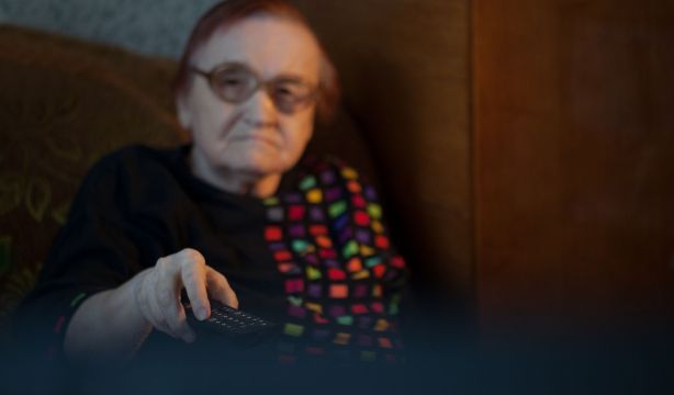 Madrid combatirá la soledad en mayores con una plataforma digital conectada a su televisión
