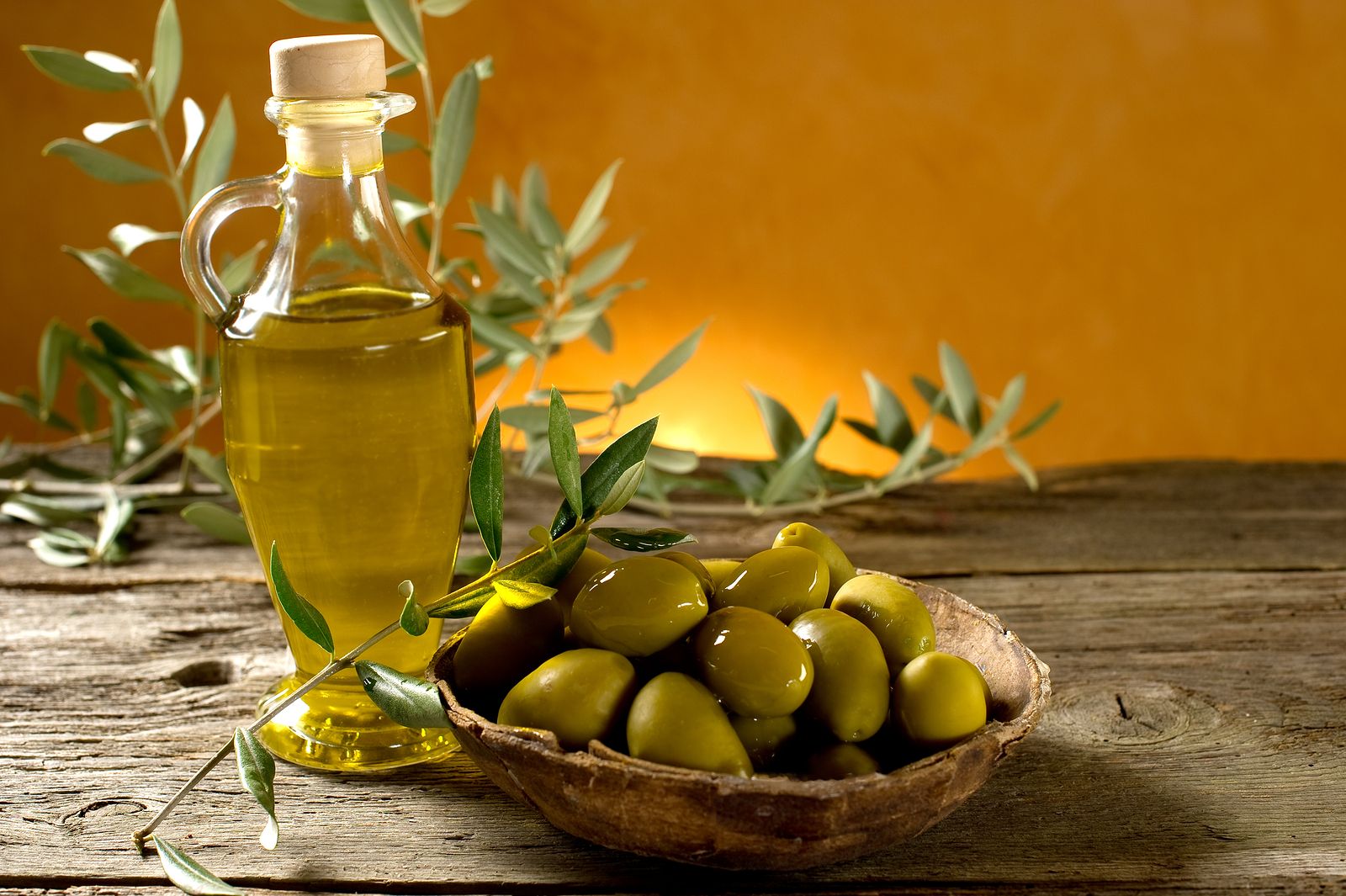 Aceite de oliva virgen (Bigstock)