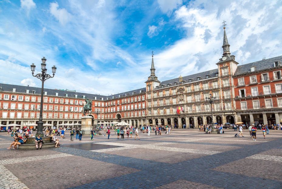 Sevilla, Barcelona y Madrid, entre los 10 destinos más buscados del mundo en Semana Santa
