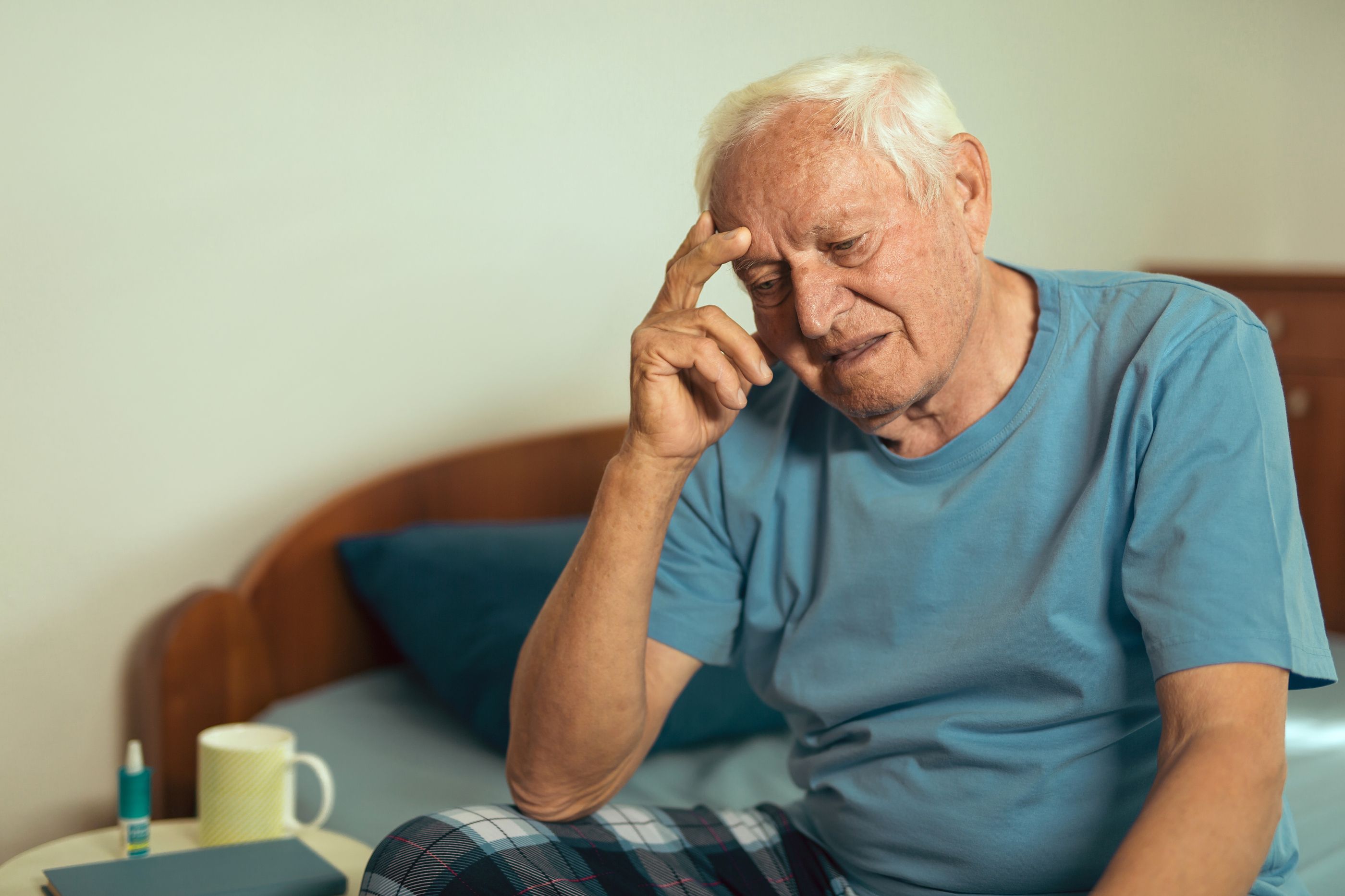 Los problemas depresivos se vuelven crónicos en la edad anciana y se agravan con la soledad