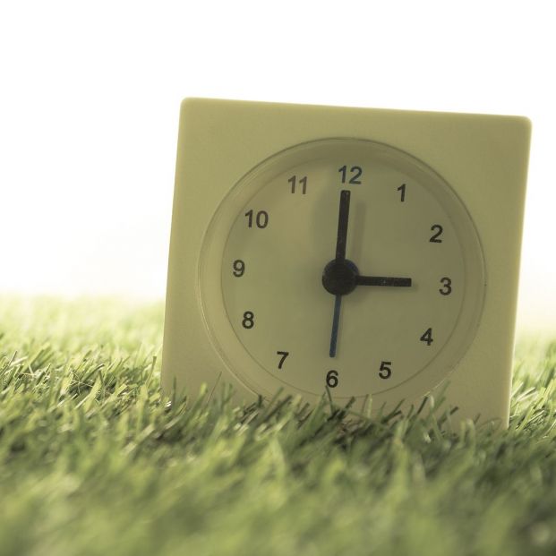 ¿Cómo afecta el cambio de hora a la factura de la luz? ¿Se ahorra realmente energía?