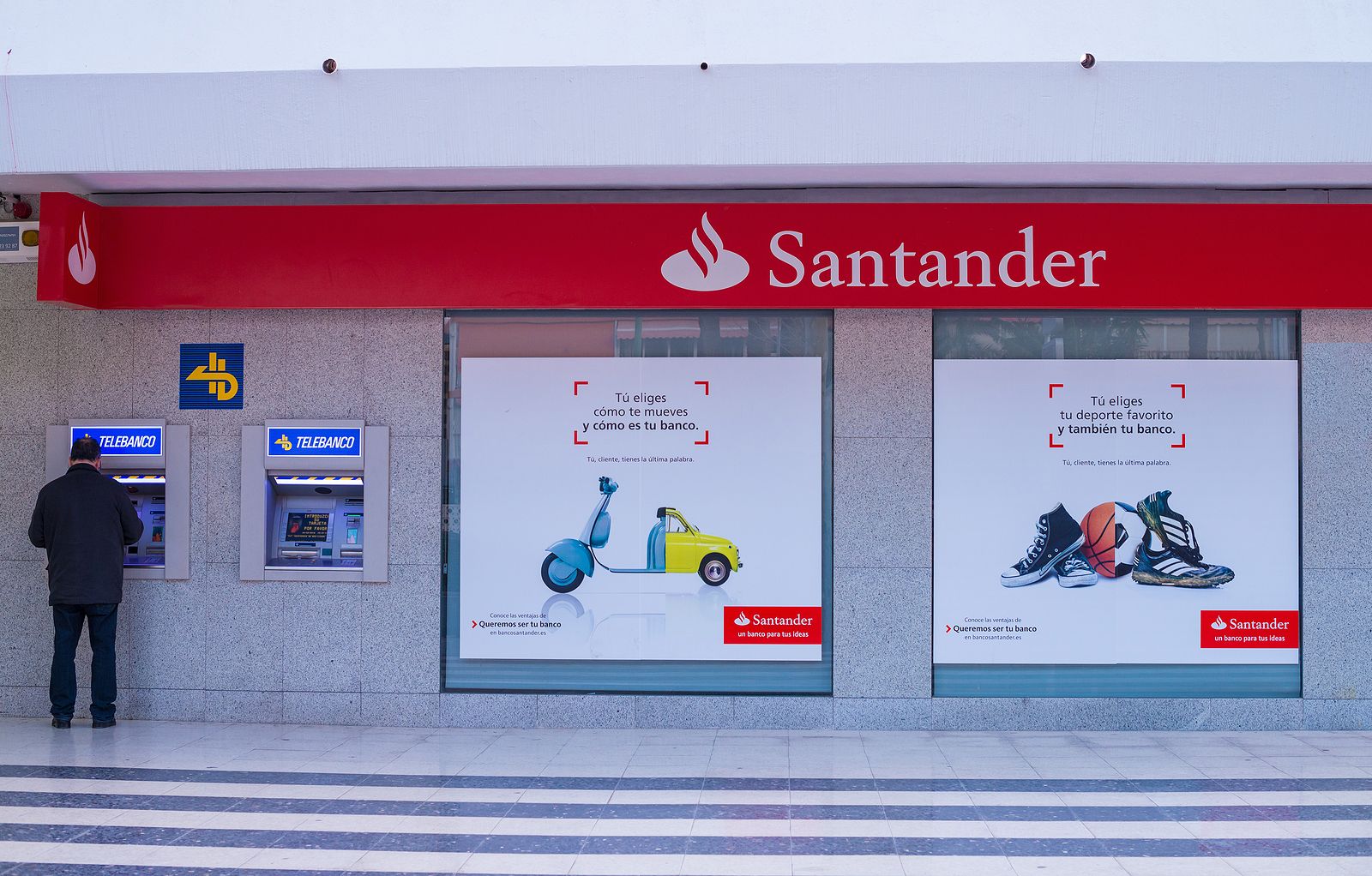 El Santander mima a sus accionistas pero tiene a sus clientes sin depósitos ni cuentas remuneradas