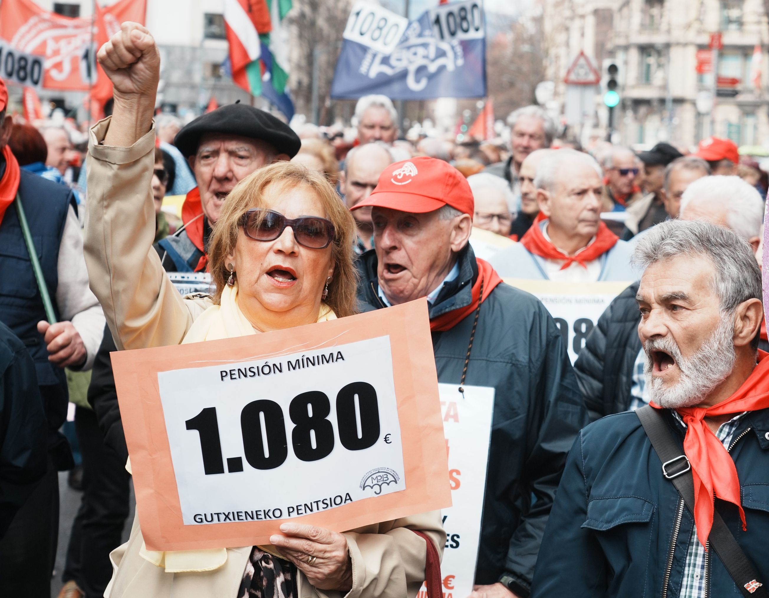 Cara B de las pensiones: 2,14 millones de personas cobran pagas mínimas de 600-1.000 euros al mes