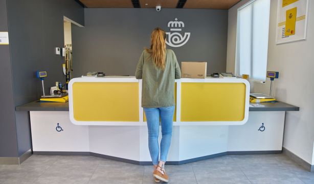 Correos sube un 7,9% el precio de los sellos nacionales y un 5,5% el de paquetes para 2026