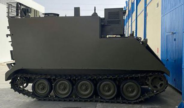 SDLE entrega al Ejército de Tierra el último blindado TOA que ha transformado en PC Bon