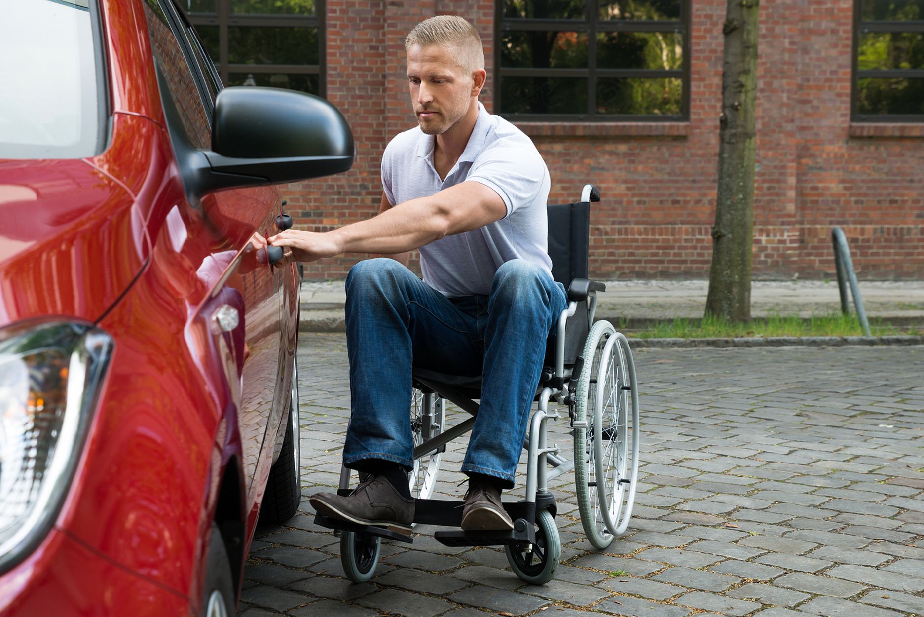 El CERMI pide que los vehículos de personas con movilidad reducida no paguen peajes