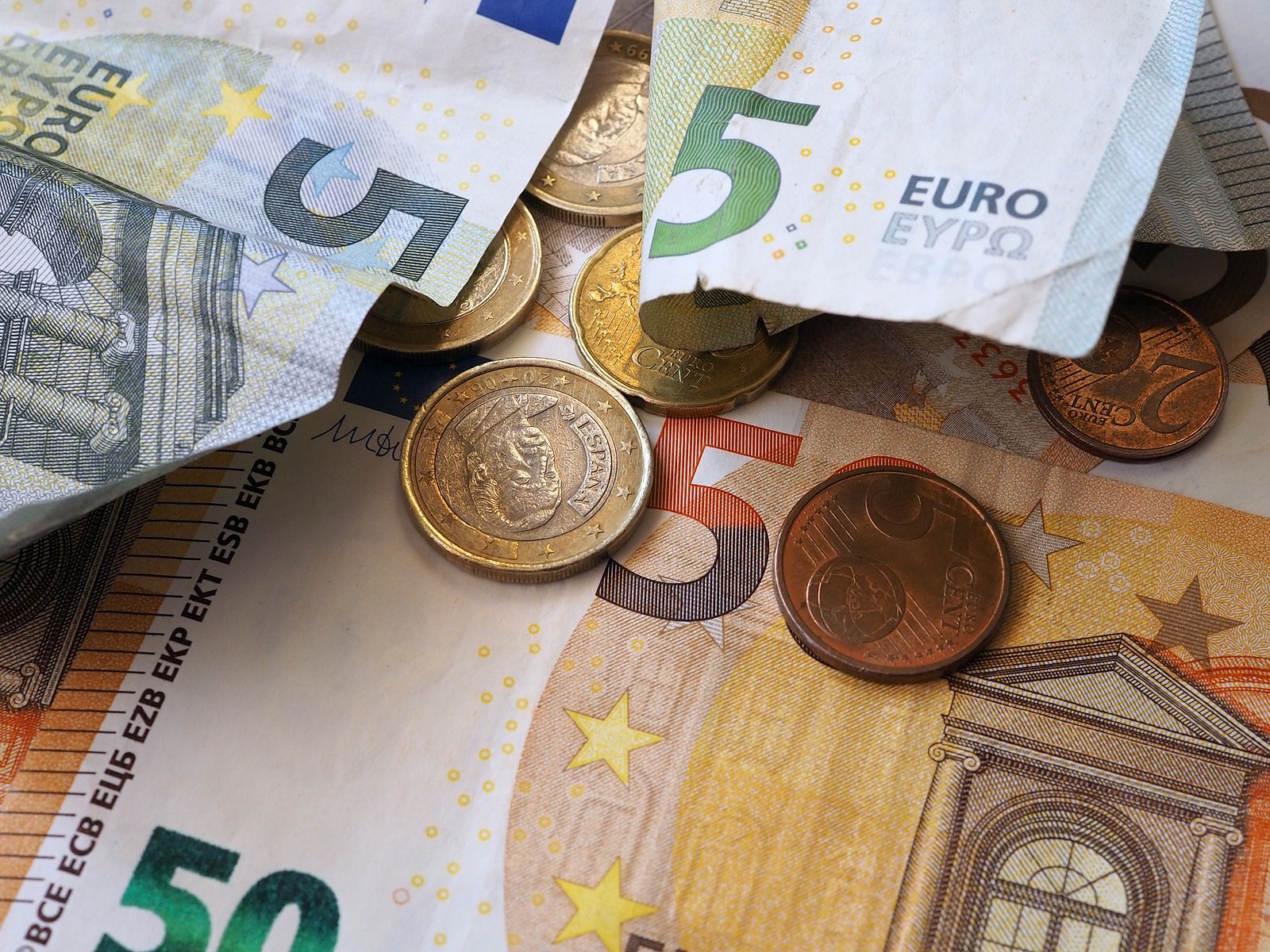 Pensiones de viudedad: 2,4 millones de pagas no llegan a 900 euros de media en marzo