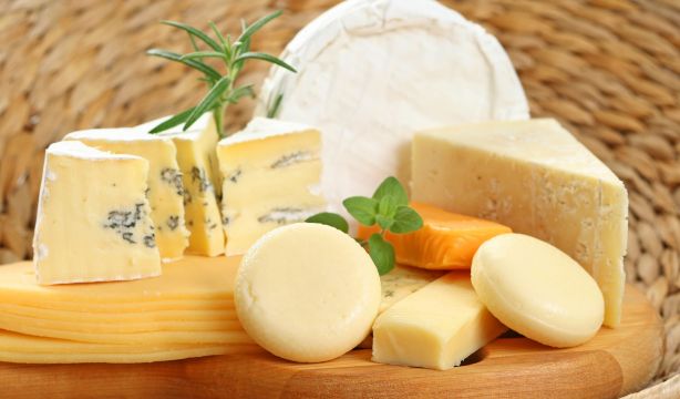 Claves para identificar si un queso es bueno y de verdad (Bigstock)