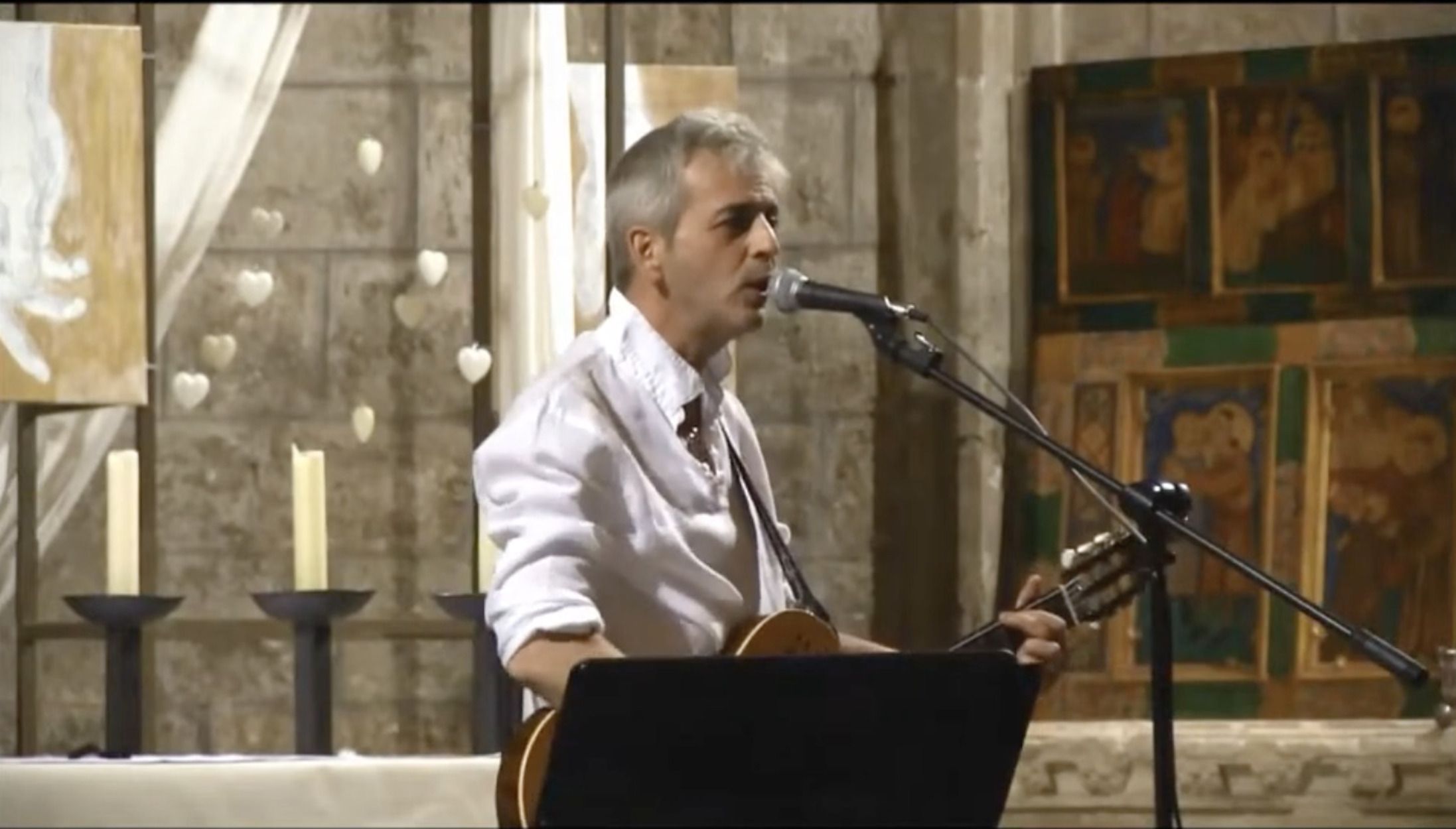 Fallece Javier Sánchez, el sacerdote cantautor de Zaragoza, tras prenderse su ropa con una vela