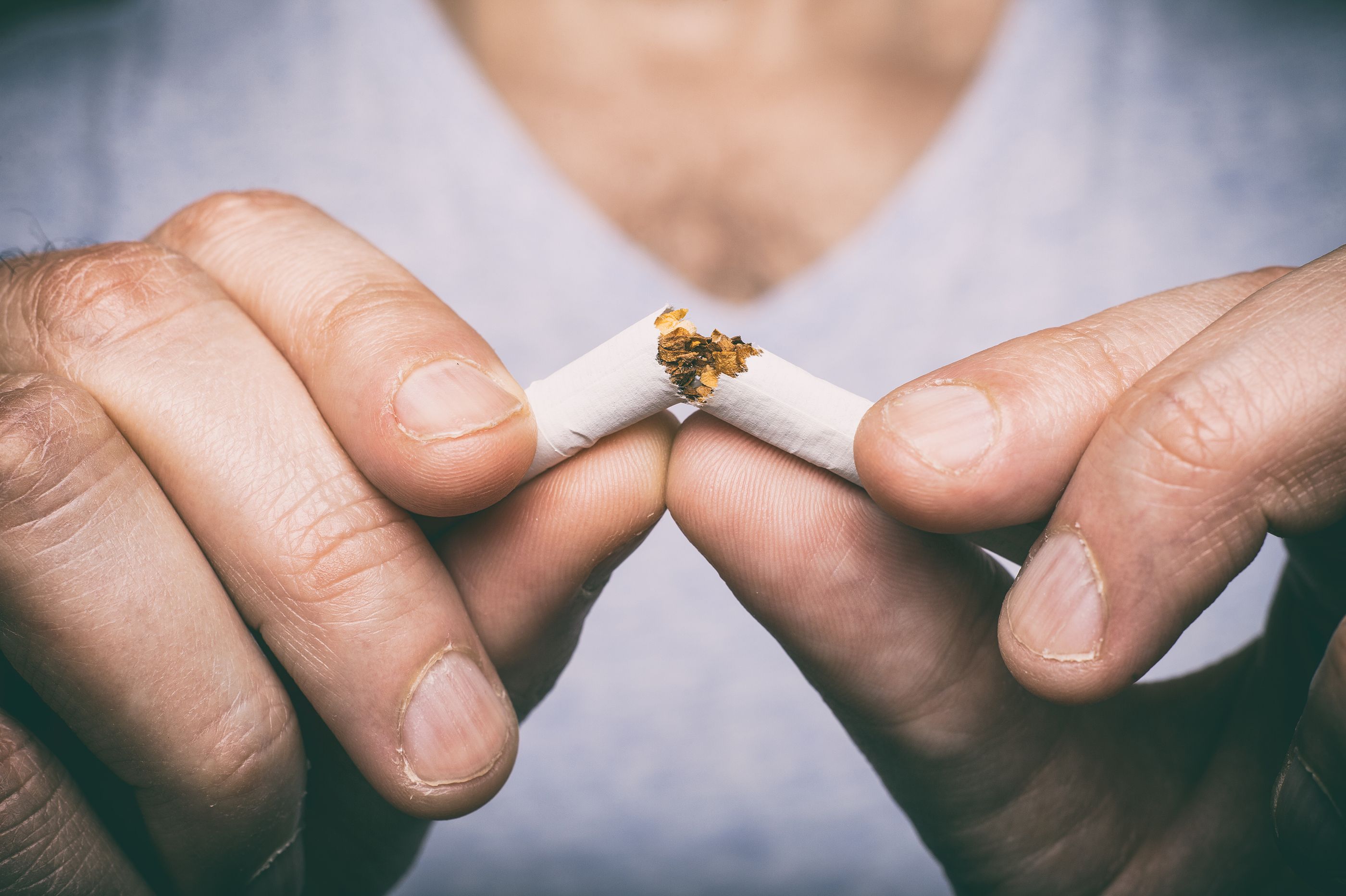 Nuevo Plan Antitabaco de Sanidad: subida de precios y ¿prohibido fumar en terrazas?