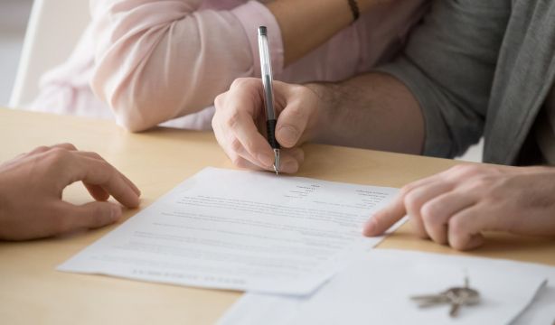 Estos son los gastos que debes asumir si contratas una hipoteca (Bigstock)