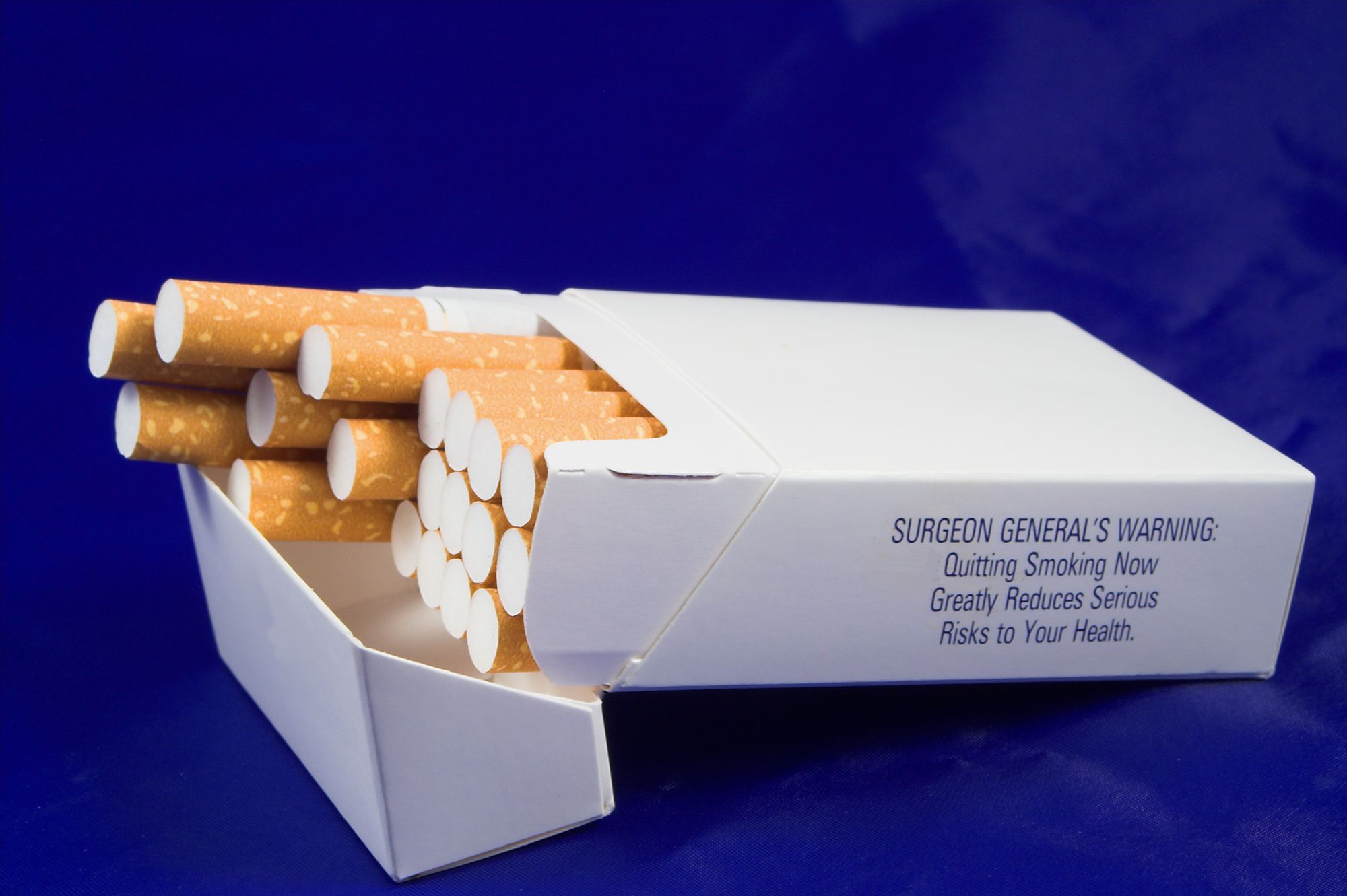 ¿Qué es el empaquetado genérico del tabaco que quiere aplicar Sanidad en España?