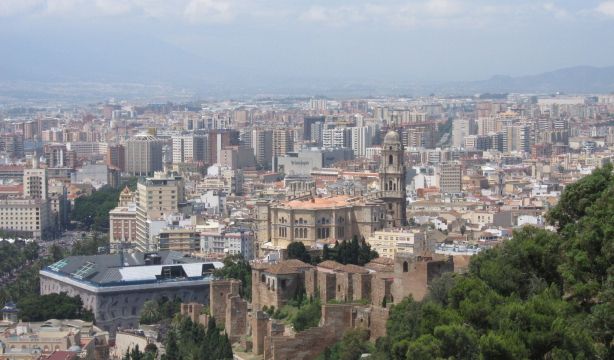 El Gobierno anuncia el fin de las 'golden visa' para extranjeros que compran vivienda en España