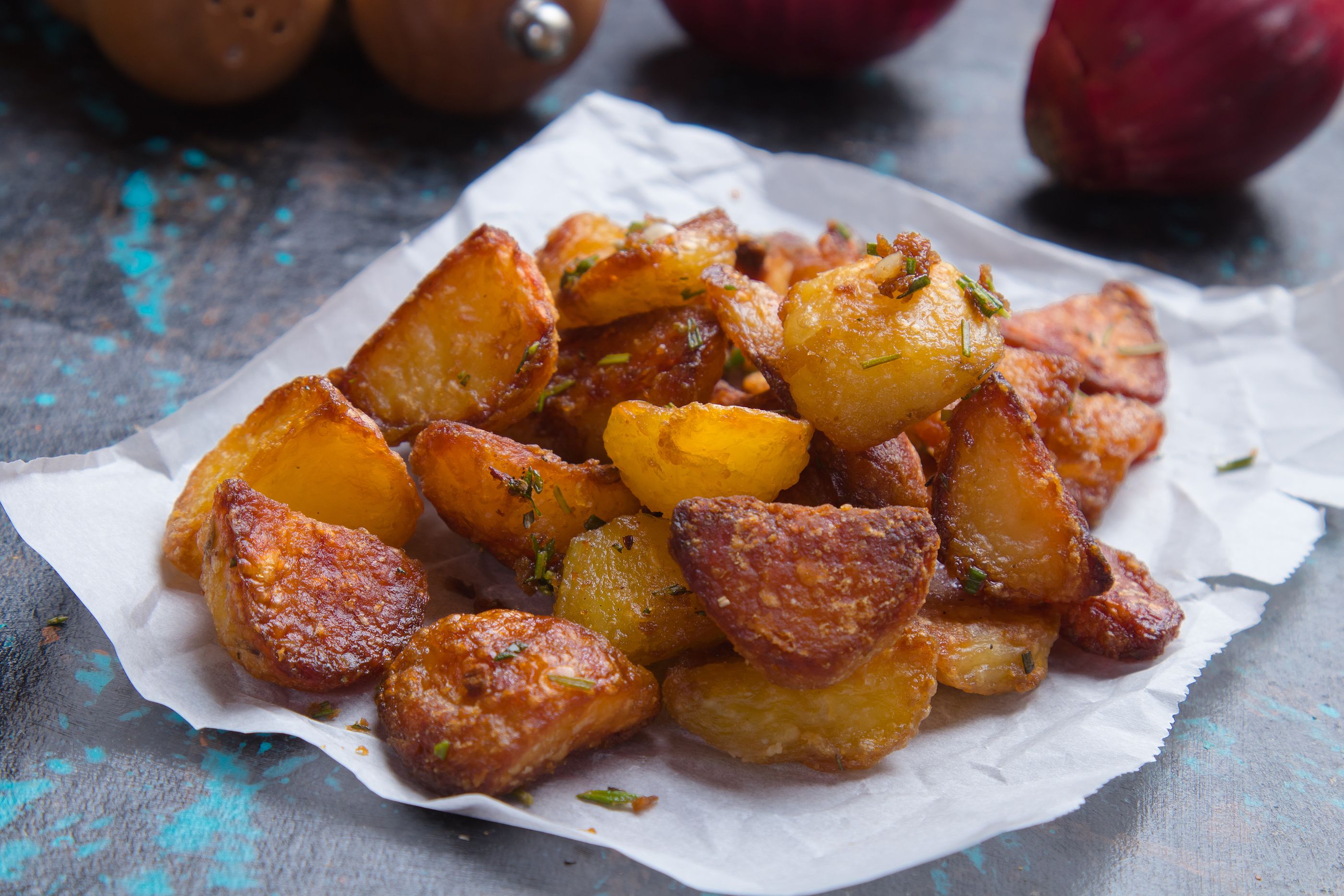 El truco de Martín Berasategui para hacer unas patatas al horno perfectas. BigStock 