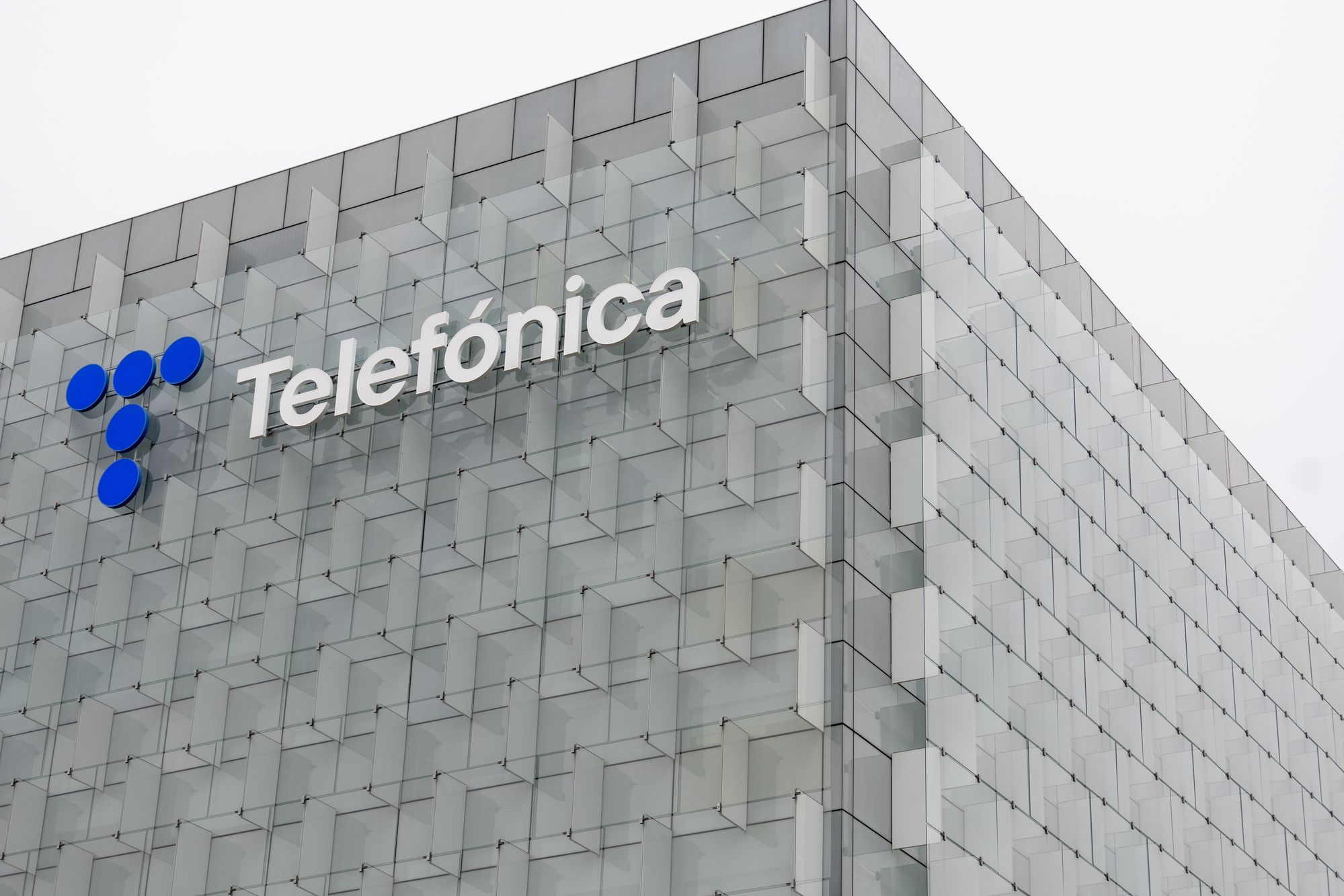 CriteriaCaixa sube al 5% su presencia en Telefónica en plena entrada del Estado