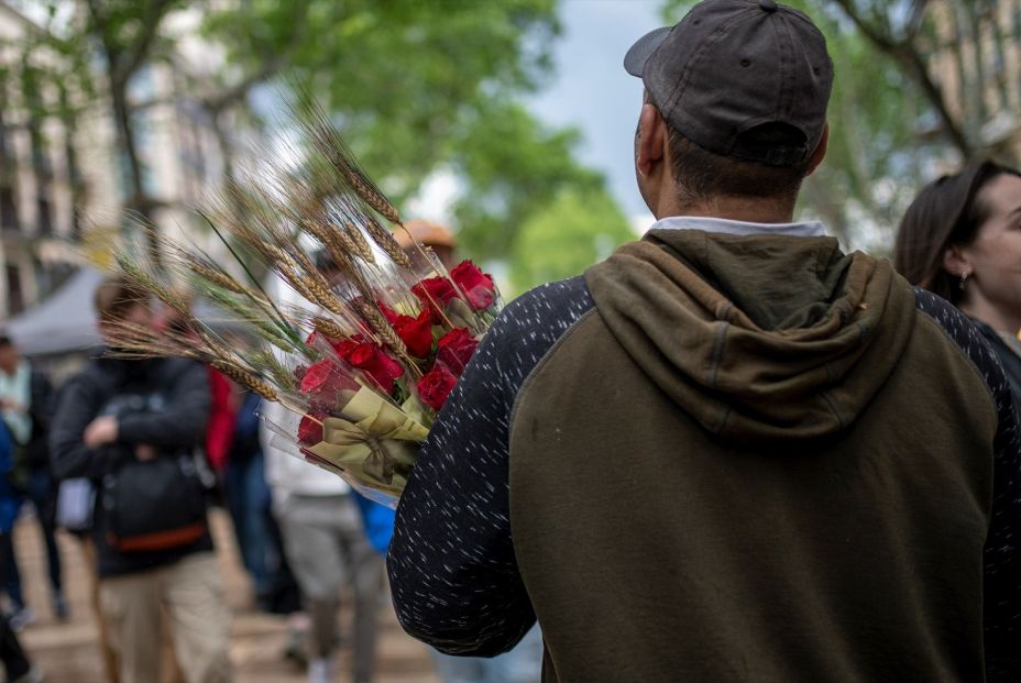 Barcelona se prepara para un Sant Jordi con más paradas y con La Rambla recuperada en su totalidad (Europa Press)