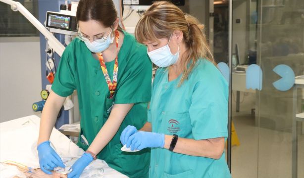 Casi el 40% de enfermeras prevé abandonar la profesión en la próxima década