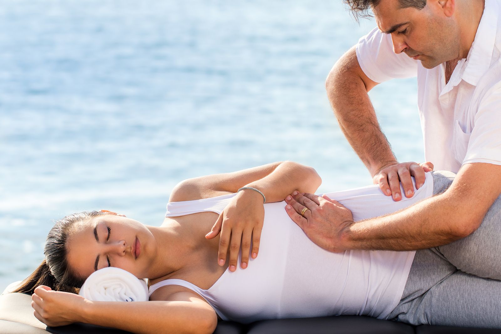 ¿Cómo aliviar el síndrome piramidal a través de los masajes?