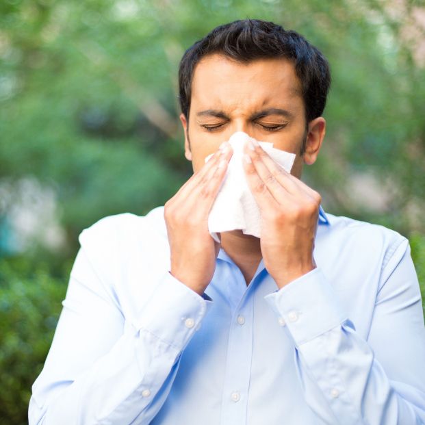 Los alérgicos deben comenzar a medicarse en cuanto aparezcan los primeros síntomas. bigstock