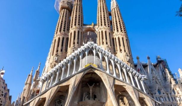 La Sagrada Familia proyectará por primera vez una obra hecha con IA en Sant Jordi (Big Stock)