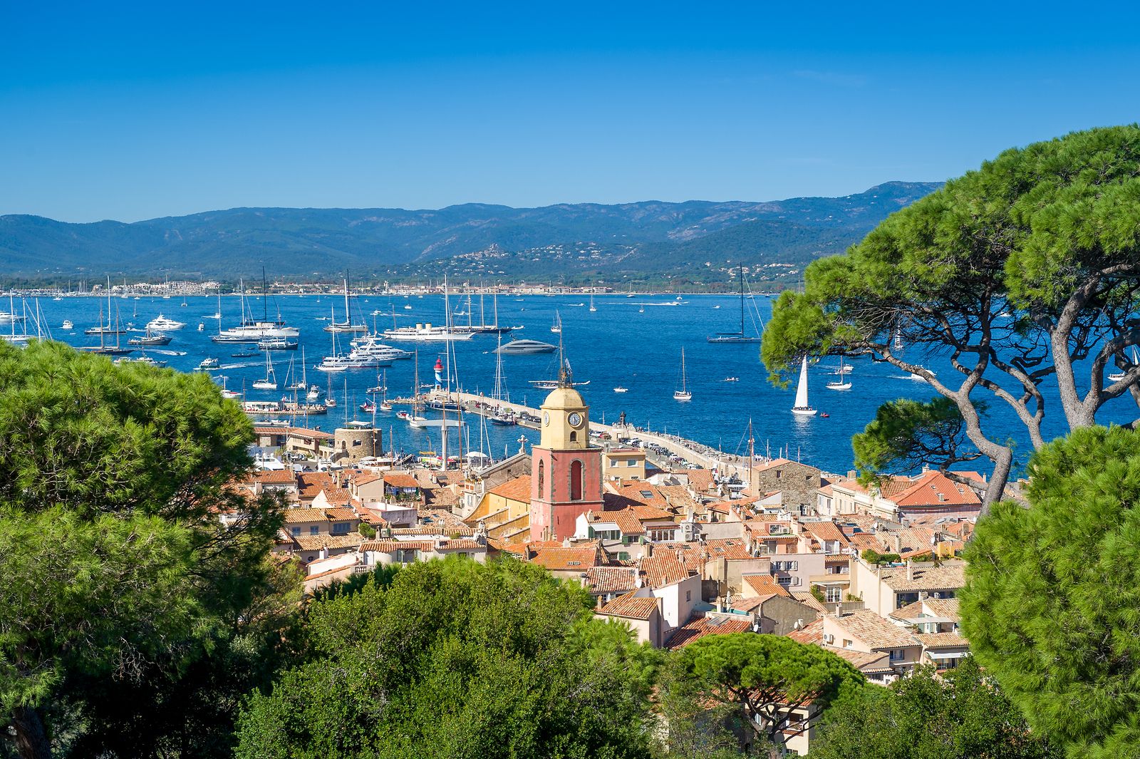 Ciudad vieja de Saint Tropez, en la Costa Azul francesa