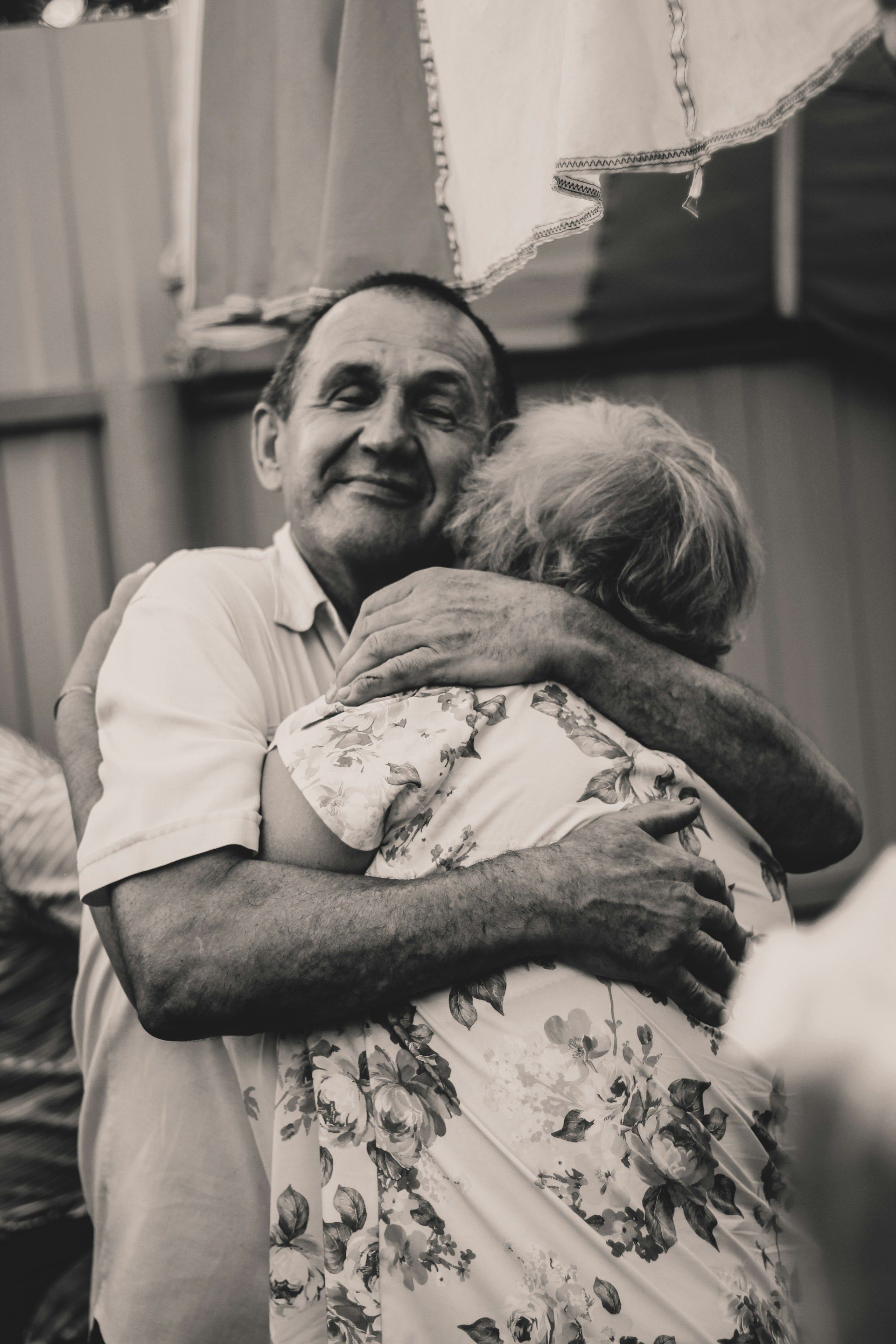 Una caricia o un abrazo disminuyen significativamente el dolor, la depresión o la ansiedad