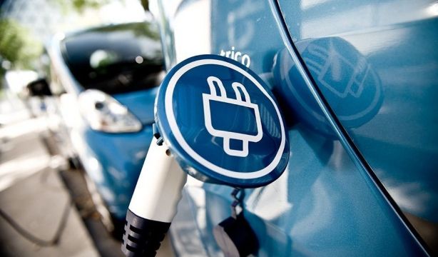 La OCU desmiente los bulos que rodean al coche eléctrico (Europa Press)