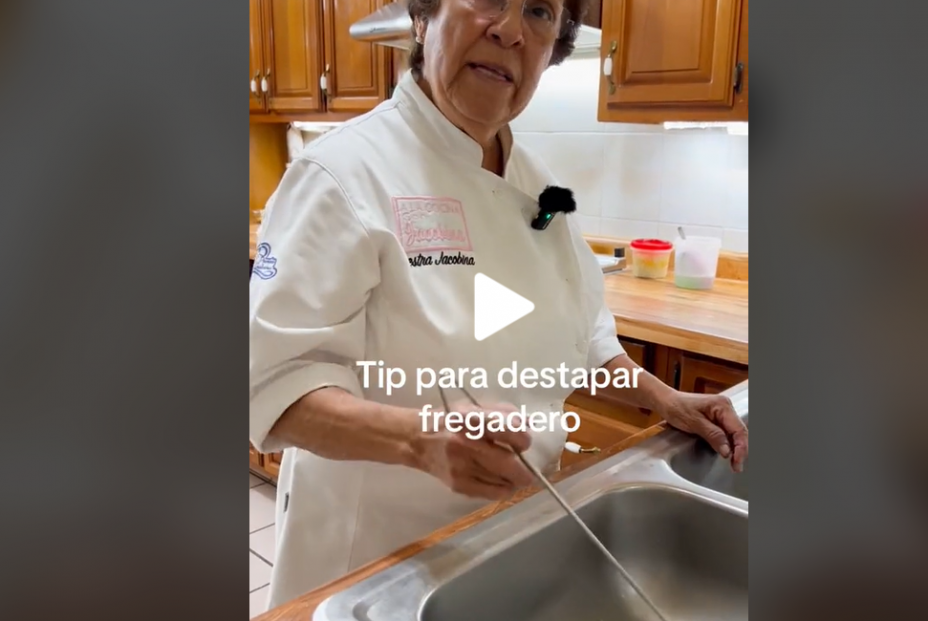 Sigue este truco para desatascar el fregadero de forma rápida y eficaz (TikTok)