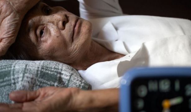 Dormir una hora y media menos al día favorece el aumento de peso y eleva el riesgo de diabetes Dormir una hora y media menos al día favorece el aumento de peso y eleva el riesgo de diabetes