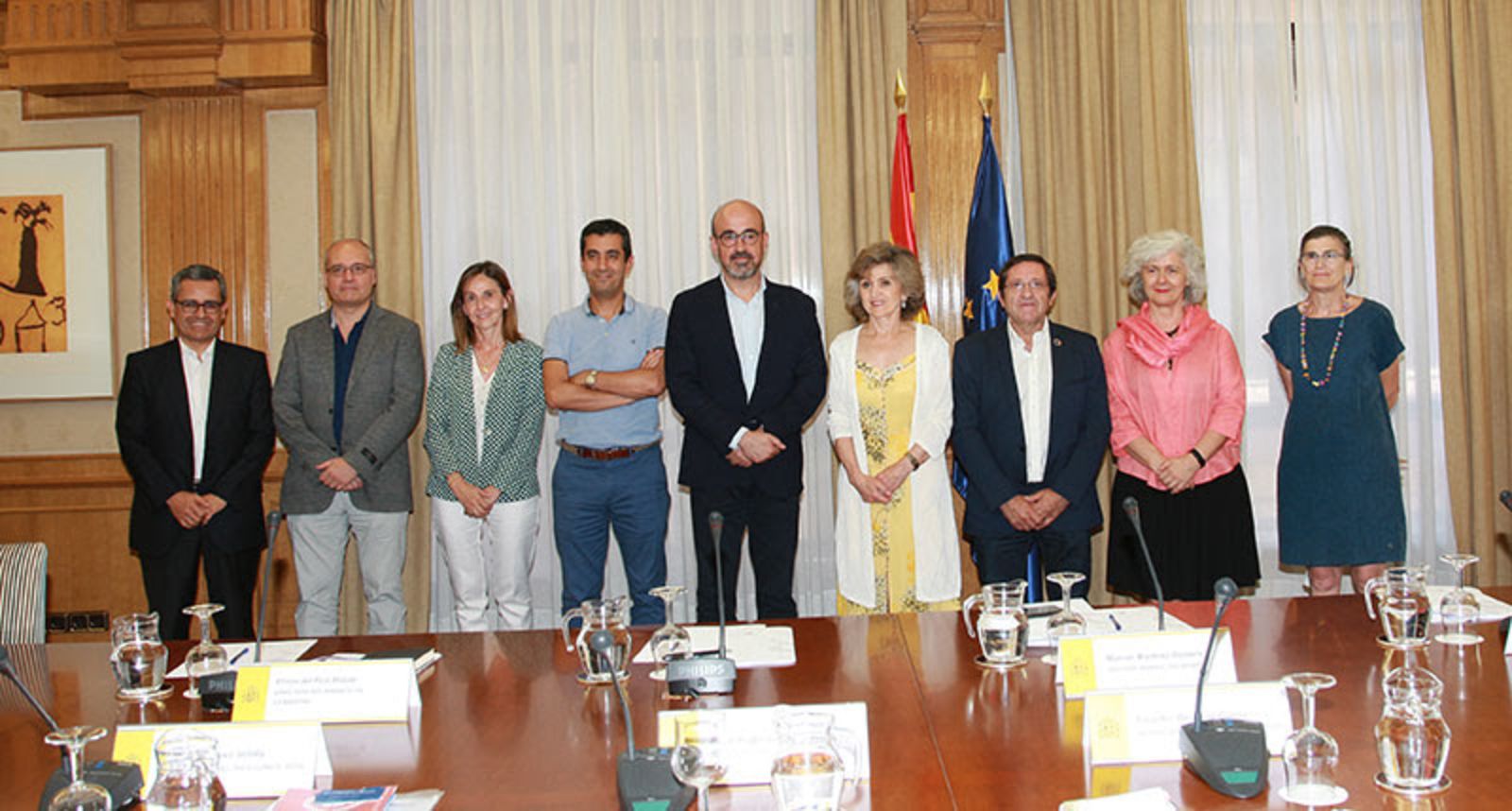 La ministra de Sanidad se ha reunido con la Sociedad Española de Geriatría y Gerontologíad