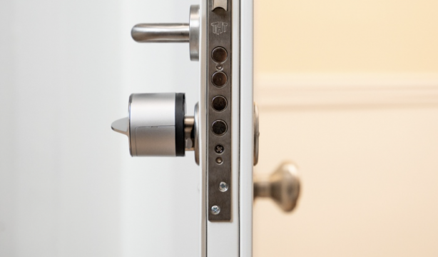 Securitas Direct lanza la primera alarma con cerradura inteligente de España