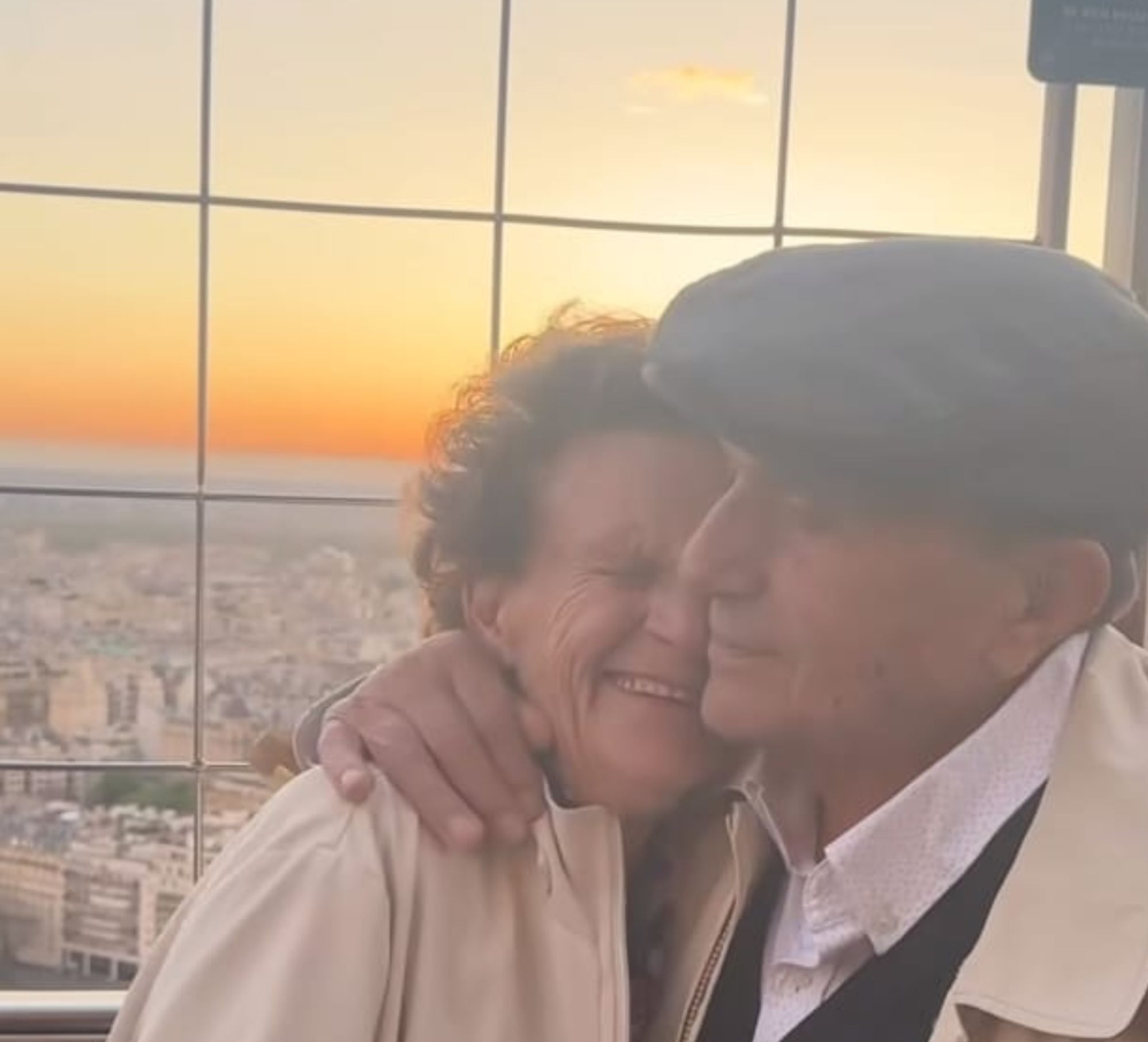 VÍDEO: Marino cumple su sueño de visitar París junto a su mujer (Redes Sociales)