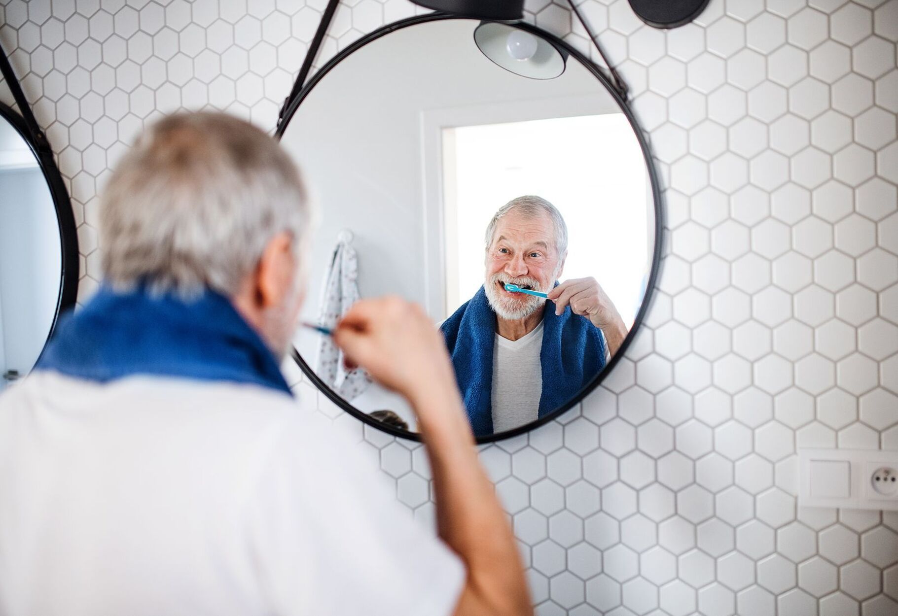 ¿Te lavas los dientes justo después de comer? Este es el motivo por el que deberías dejar de hacerlo